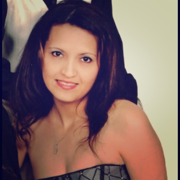 Meet your Posher, Ellie ππ»ββοΈ - Picture 3 of 3